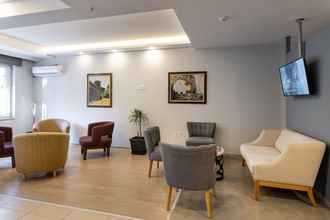 Sảnh chờ 4 A Hotels & Suites