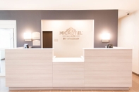 Lobby Microtel Inn & Suites by Wyndham Springville/Provo