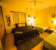 Kamar Tidur 3 Pineapple Surf House - Hostel