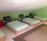 Kamar Tidur 2 Pineapple Surf House - Hostel