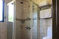 Toilet Kamar Peach Villa