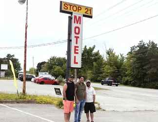 Exterior 2 Stop 21 Motel