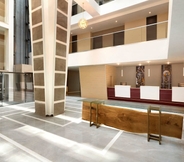 Lobby 5 Ramada by Wyndham Constanta