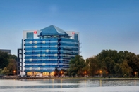 Exterior Ramada by Wyndham Constanta