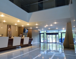 Lobby 2 Ramada by Wyndham Constanta