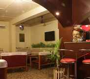 Bar, Cafe and Lounge 2 Hotel Parisutham