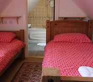 Bedroom 6 Church Farm Barns