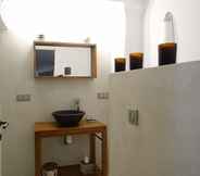 In-room Bathroom 3 Domaine de Rhodes - Locations de Vacances / Vacation Rentals