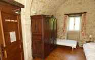 Kamar Tidur 5 Chateau de Montrame