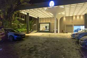 Lobi 4 Earl's Reef Hotel