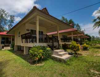 Exterior 2 Pranee Beach Bungalows