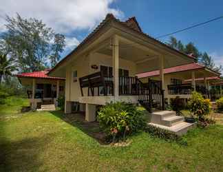 Exterior 2 Pranee Beach Bungalows