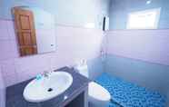 Toilet Kamar 4 Kamalar Palace Longstay house