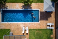 Swimming Pool Villa Salamouni