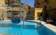 Swimming Pool 3 Hotel Le Palme
