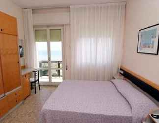 Bedroom 2 Hotel Roma