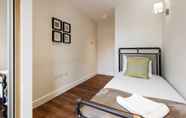 Kamar Tidur 3 Twyne House Apartments