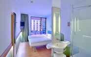 In-room Bathroom 5 ibis budget Dresden City