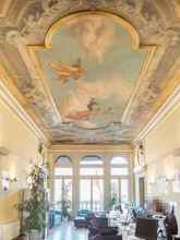 Lobby 4 Grand Canal Rialto Palace Lift