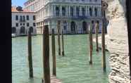 Nearby View and Attractions 6 Grand Canal Rialto Palace Lift