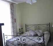 Bedroom 2 Balcone Fiorito Bed & Breakfast