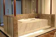 In-room Bathroom Wuhan Wanchen Theme Hotel