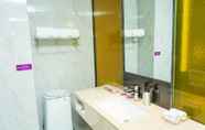 In-room Bathroom 4 Shan Shui S Hotel