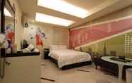 Bedroom 5 Show Hotel