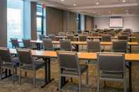 Functional Hall SpringHill Suites by Marriott Gainesville Haymarket