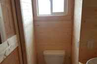 Toilet Kamar Secluded Tiny Home Fairmont