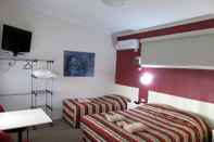 Bedroom Highlander Haven Motel