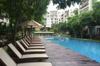 สระว่ายน้ำ Away Baan Nub Kluen Beachfront at HuaHin