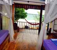 Bedroom 2 White Beach Bungalows