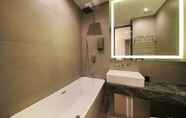 In-room Bathroom 3 Hotel Cullinan2