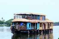 ภายนอกอาคาร Sreekrishna Houseboats