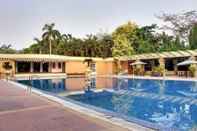 Swimming Pool Hotel Swosti Premium