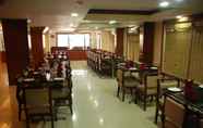 Restoran 2 Hotel Ganga Ratan