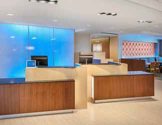 Lobi 2 Fairfield Inn & Suites by Marriott North Bergen