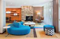 Lobi Fairfield Inn & Suites by Marriott North Bergen