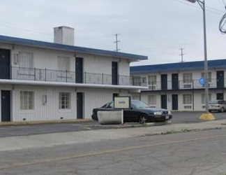 Exterior 2 Inn Towne Motel