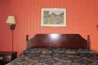 Bedroom Inn Towne Motel