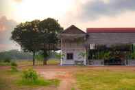 Exterior Leopard Lakes, Wilpattu