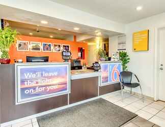 Lobby 2 Motel 6 Venice, FL