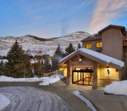 Exterior 2 Marriott's StreamSide Birch at Vail