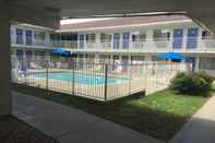 Swimming Pool Motel 6 Ardmore, OK