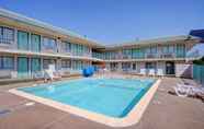 Swimming Pool 5 Motel 6 Muskogee, OK