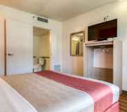 Bedroom 4 Motel 6 Oceanside, CA