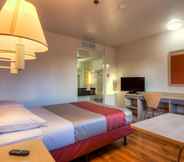 Bedroom 5 Motel 6 Oceanside, CA