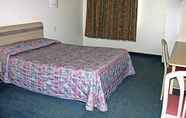Bedroom 4 Motel 6 Nephi, UT