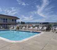 Swimming Pool 2 Motel 6 Casper